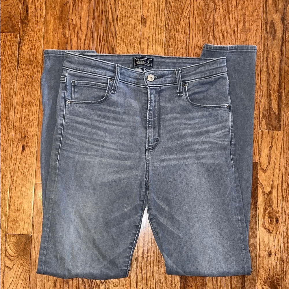 Abercrombie & Fitch Gray Simone High Rise Super Skinny Jeans Women’s Size 29 / 8
